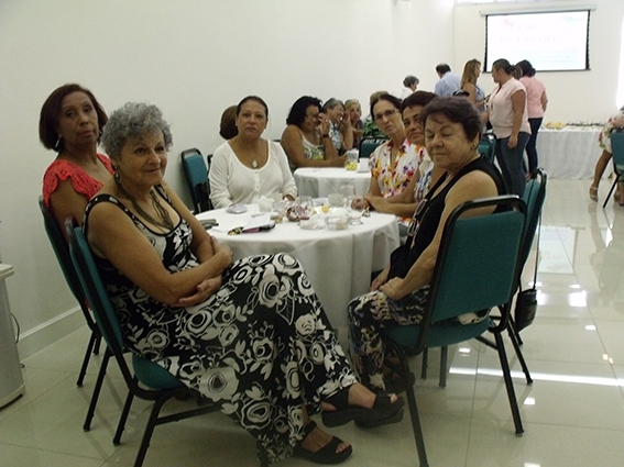 Café da Manhã faz homenagem às aposentadas, pensionistas e mulheres gasistas
