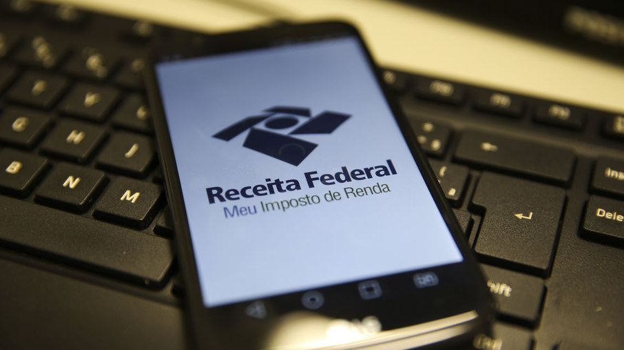 Trabalhadores podem ter de pagar Imposto de Renda sobre auxílio emergencial em 2021